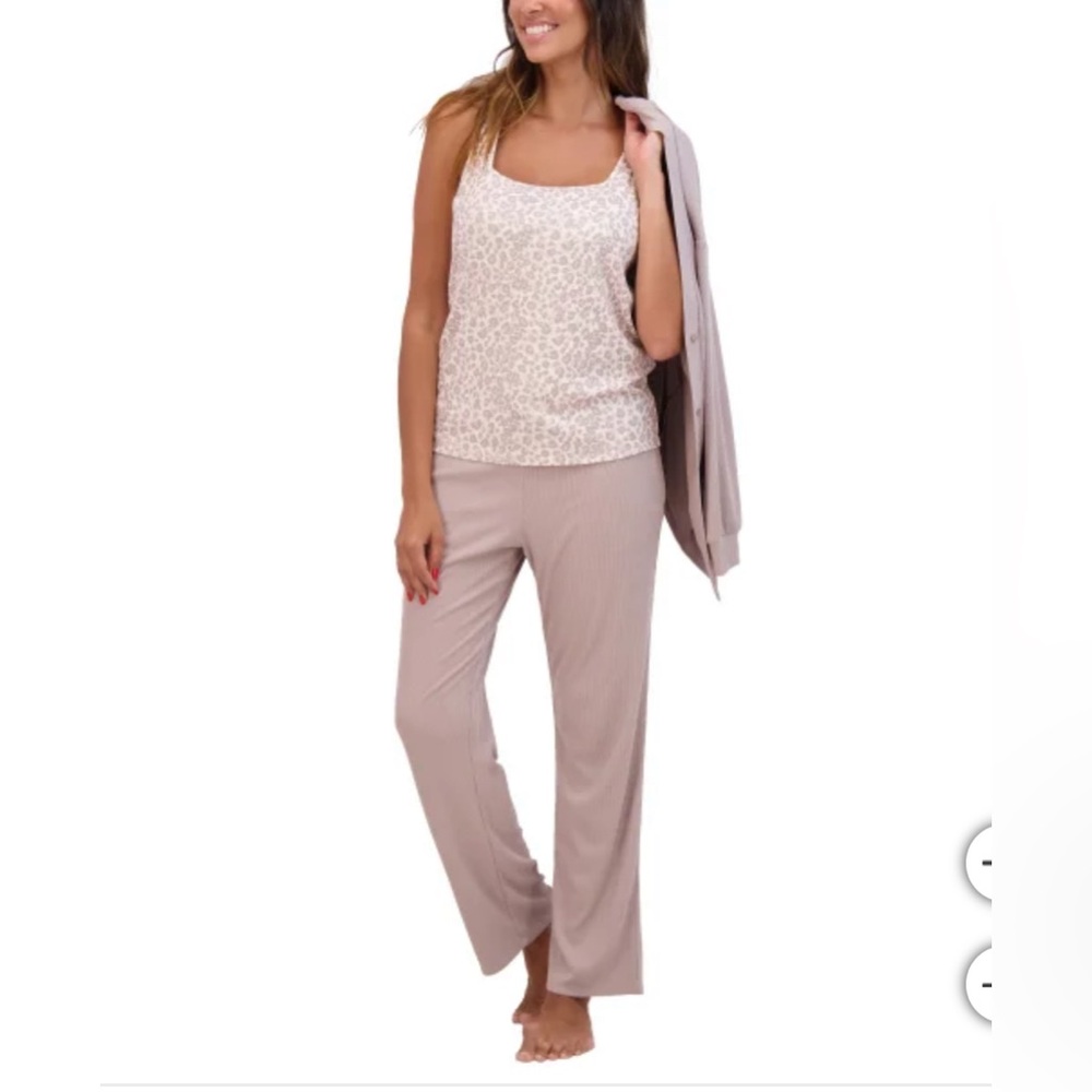 Live2Lounge Pajama 3-Piece Set with Relaxed Fit NWOT - Picture 3 of 4